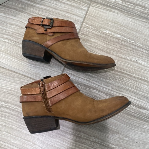 Steve Madden Regennt brown multi ankle booties - Picture 4 of 7